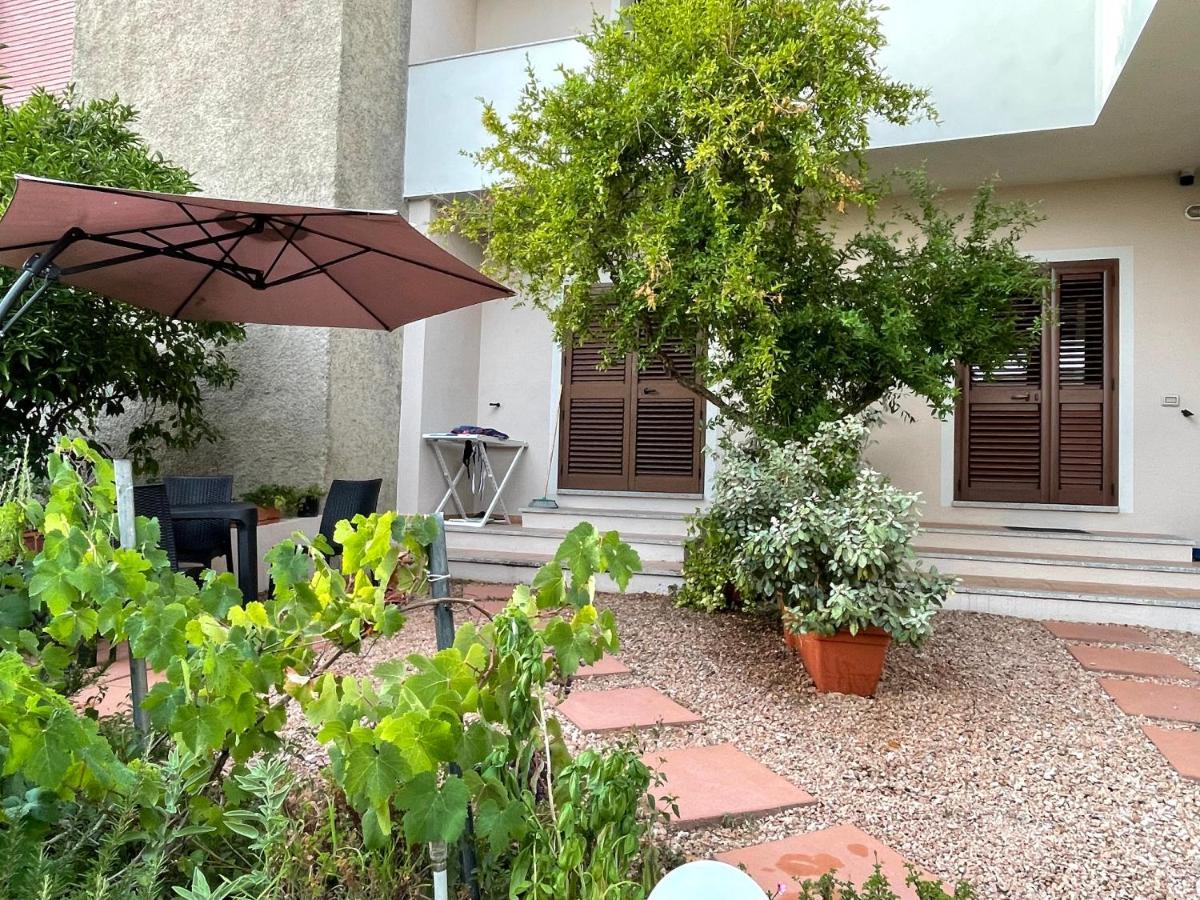 Blue House Apartment Badesi Exterior photo